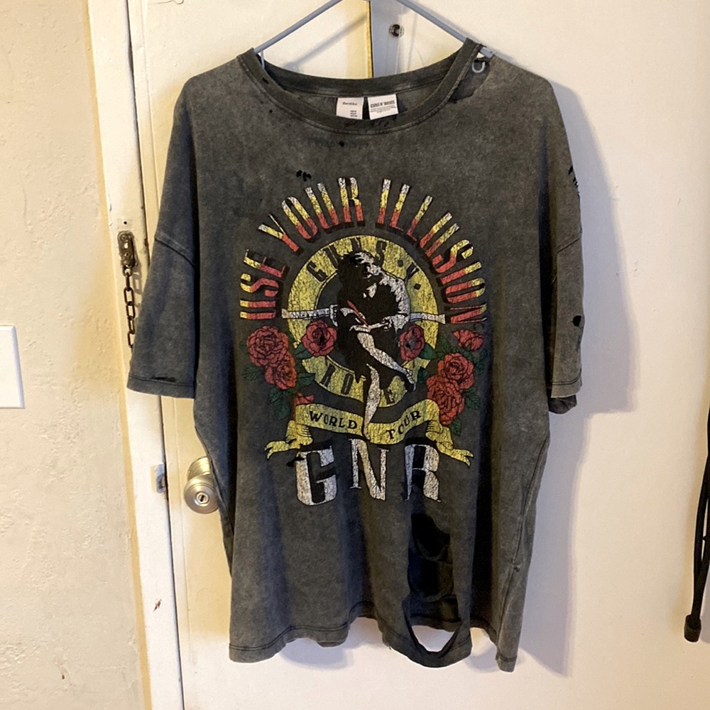Custom Distressed Guns N Roses Band T-Shirt
